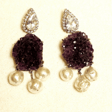 Load image into Gallery viewer, Amethyst and Pearl Dangler