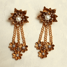 Load image into Gallery viewer, Metallic Earrings
