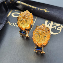 Load image into Gallery viewer, The Leilah Carved Flower Tops